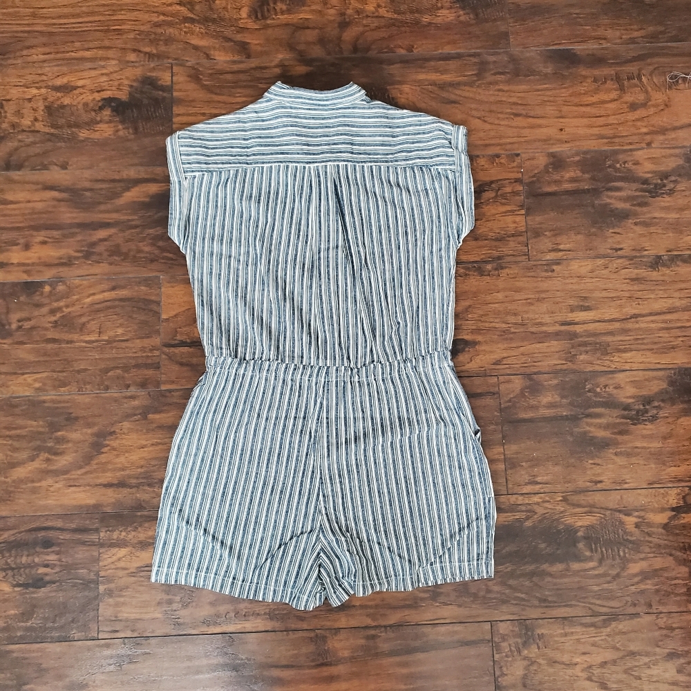 Universal Thread Size S Button Front Romper - Picture 2 of 6